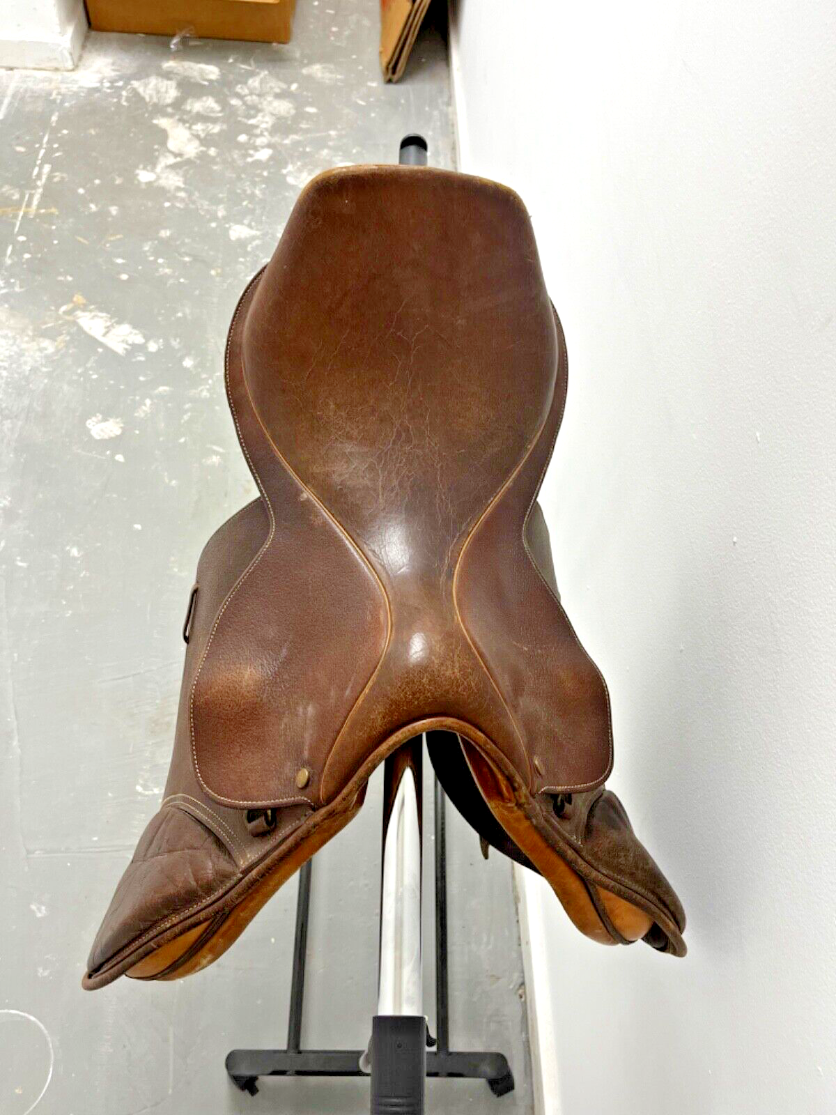 Circuit English Dover Saddle 16.5 Inch