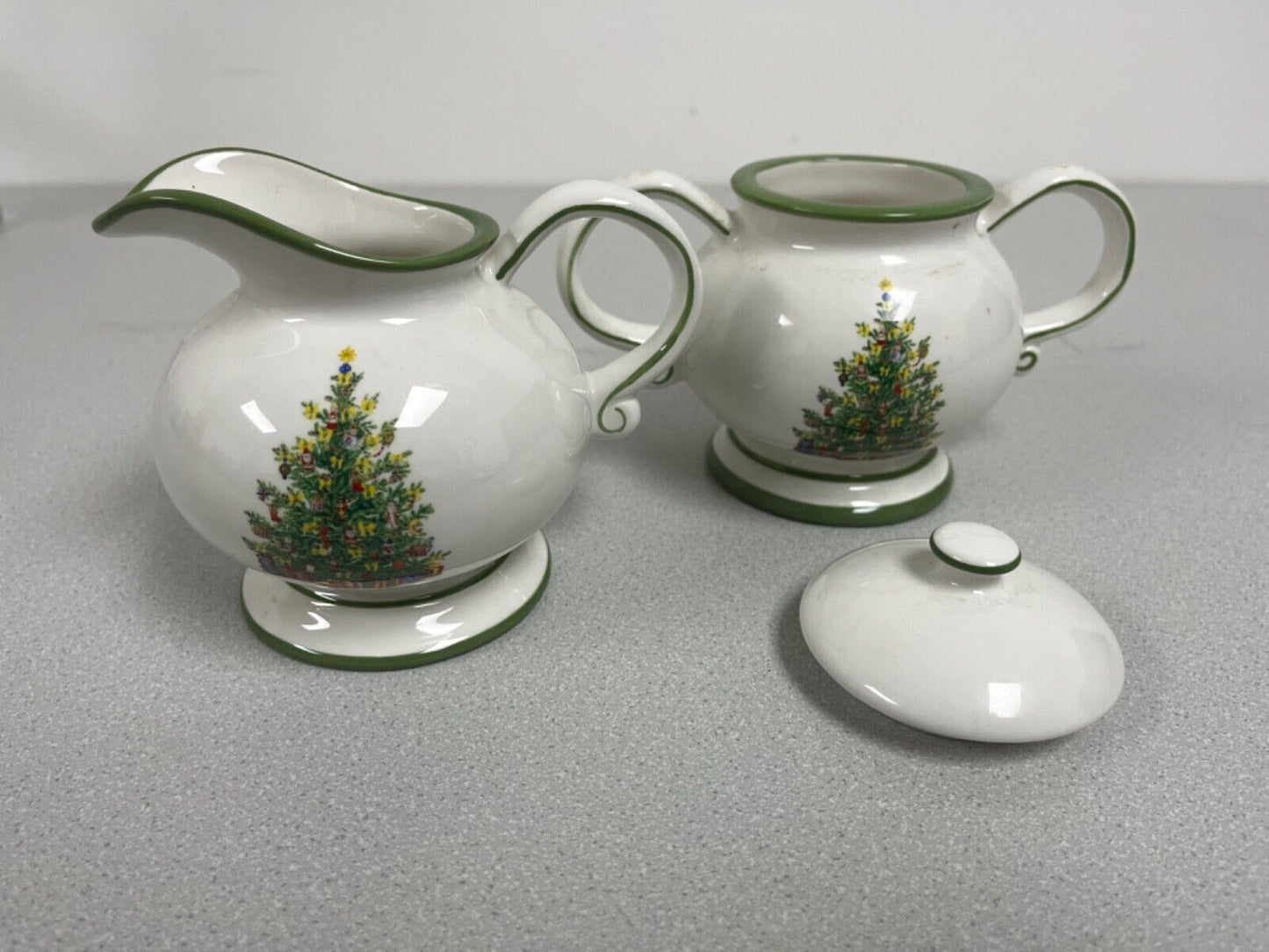 Sugar and creamer container By traditions, Holiday celebration